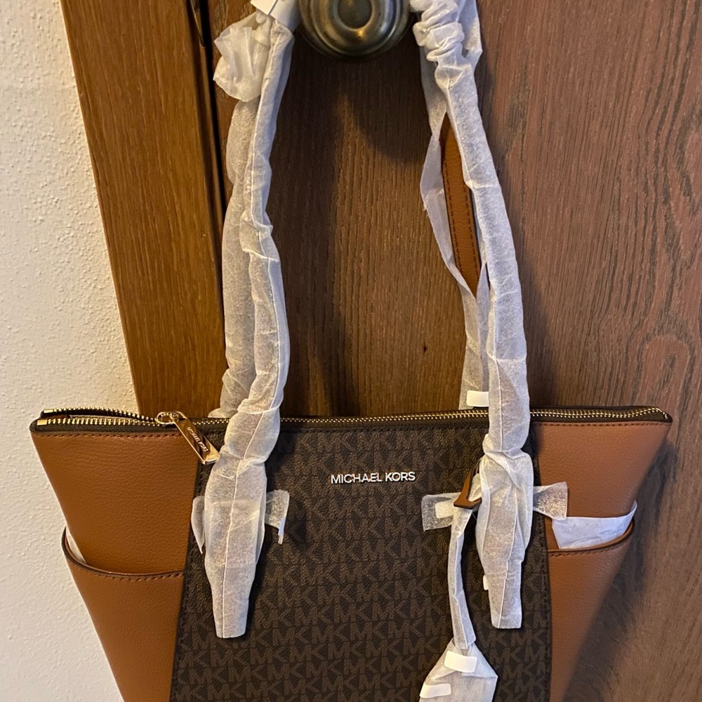 Michael Kors Charlotte Tote